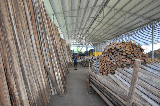 跨界洞察 木材市場(chǎng)與服裝服飾批發(fā)的商業(yè)生態(tài)對(duì)比